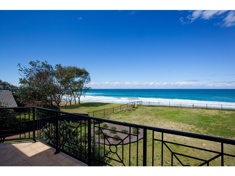 2/32 Lewis Street, Old Bar NSW 2430