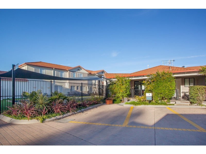 2/32 Lewis Street, Old Bar NSW 2430