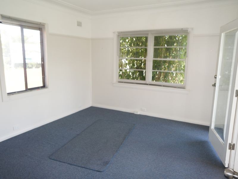 53 Old Bar Road, Old Bar NSW 2430