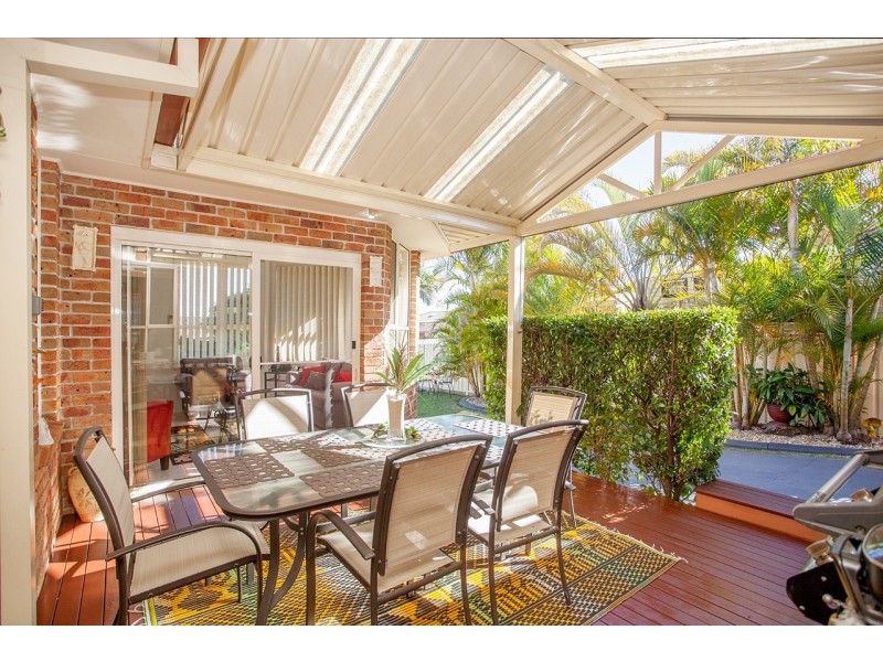 4 Laurina Close, Old Bar NSW 2430