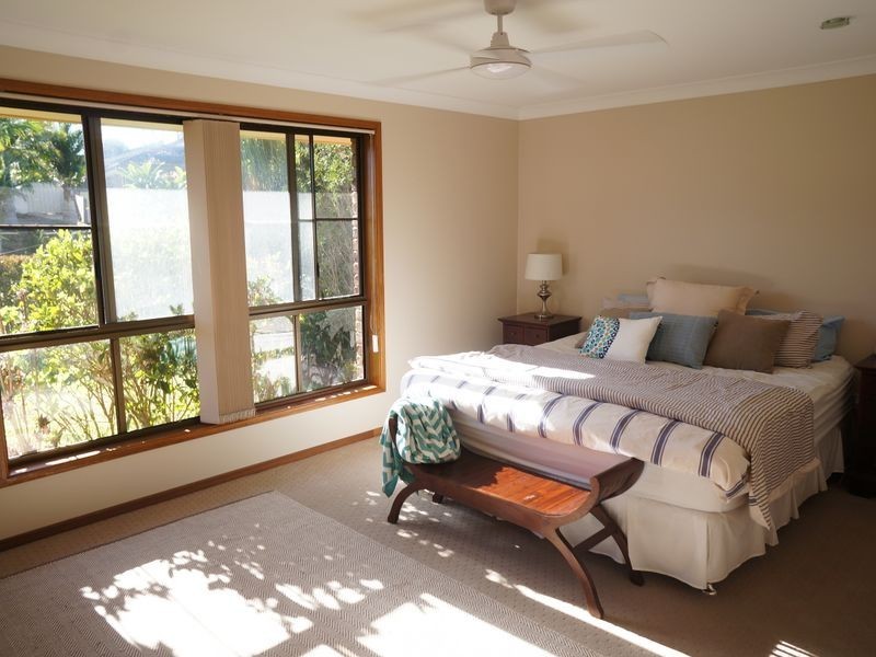 13 Gannet Crescent, Old Bar NSW 2430