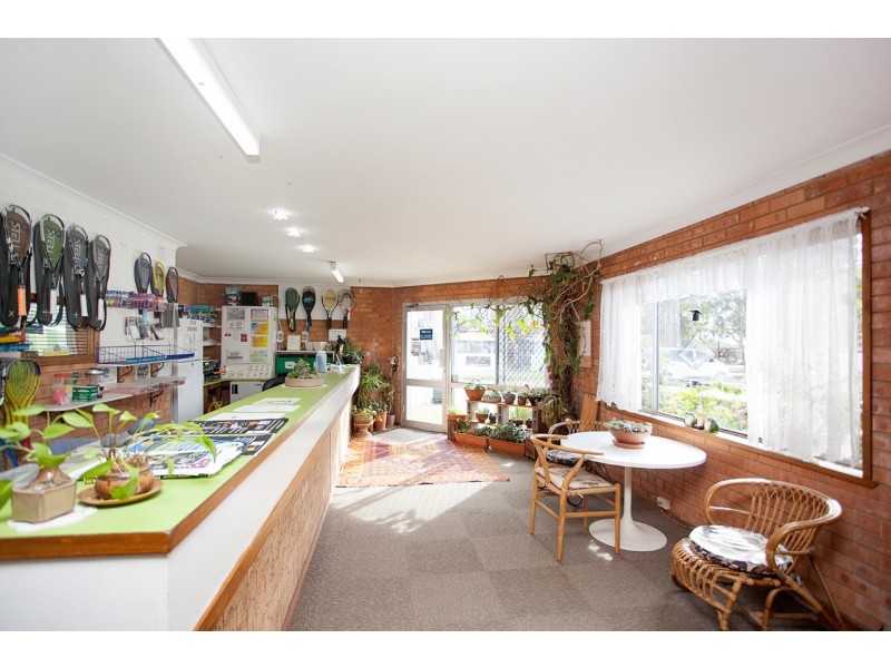 32 Old Bar Road, Old Bar NSW 2430