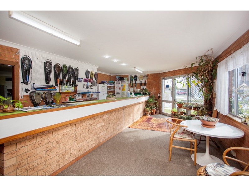 32 Old Bar Road, Old Bar NSW 2430