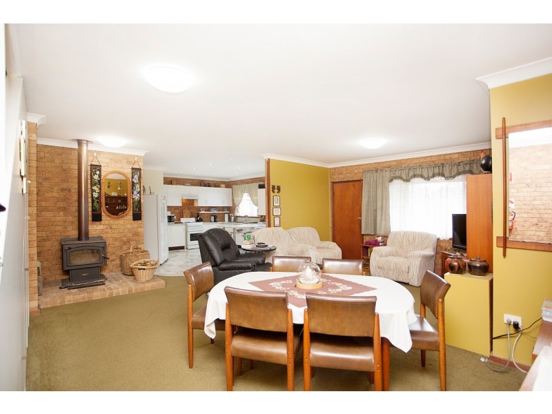 32 Old Bar Road, Old Bar NSW 2430