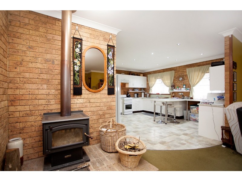 32 Old Bar Road, Old Bar NSW 2430