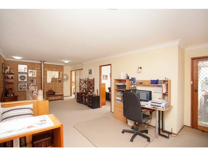 32 Old Bar Road, Old Bar NSW 2430