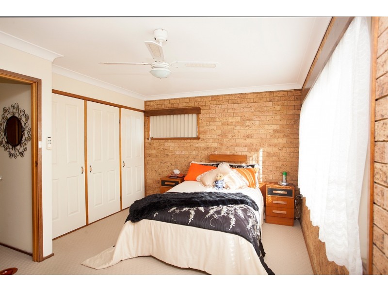 32 Old Bar Road, Old Bar NSW 2430