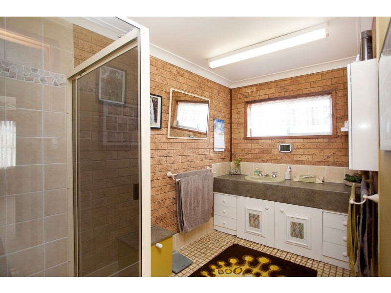 32 Old Bar Road, Old Bar NSW 2430