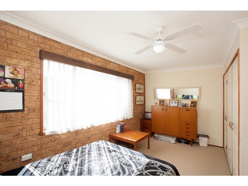 32 Old Bar Road, Old Bar NSW 2430