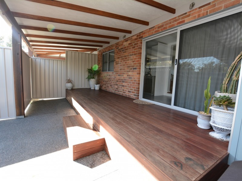 11 Hall Street, Old Bar NSW 2430