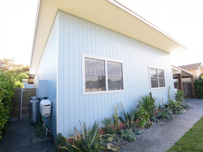 11 Hall Street, Old Bar NSW 2430