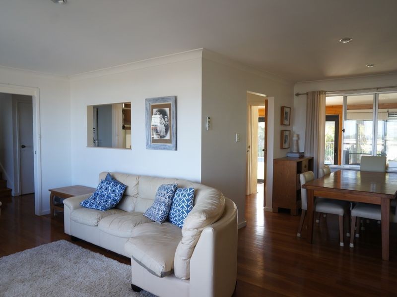 9 Smith Street, Old Bar NSW 2430