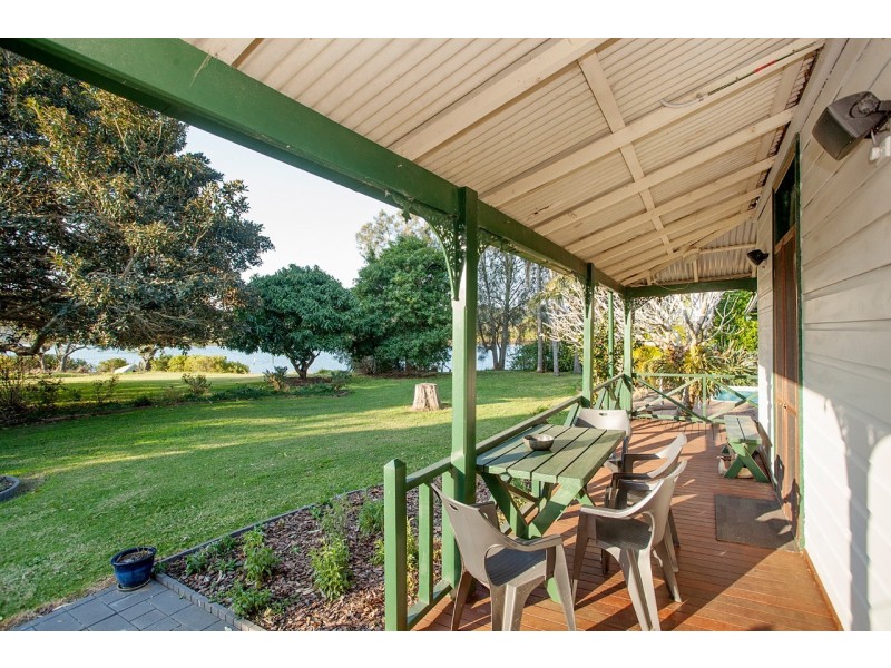 35 Narrung Place, Oxley Island NSW 2430