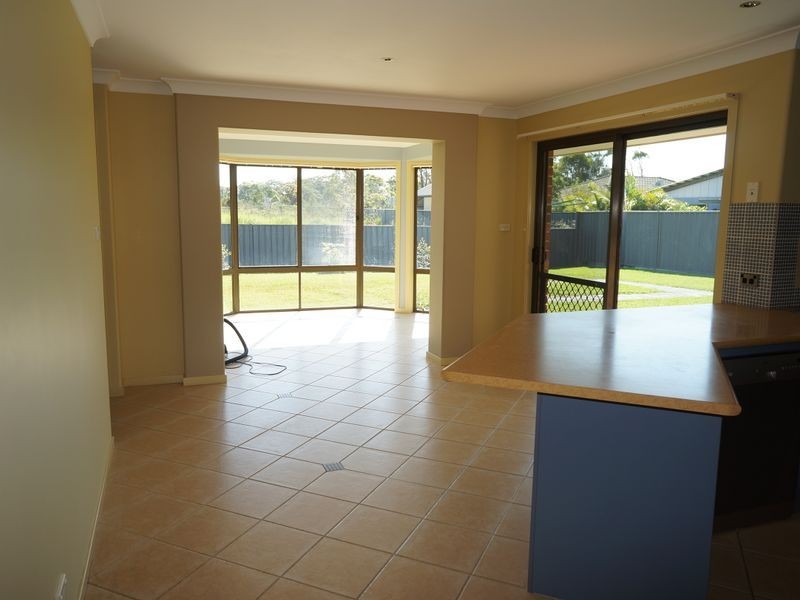 5 Rosier Place, Old Bar NSW 2430