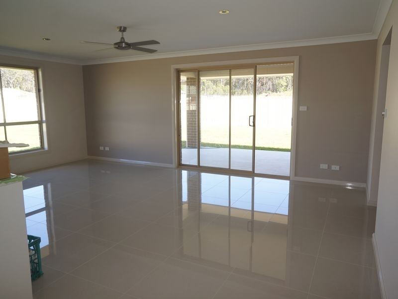 18 Rosier Place, Old Bar NSW 2430
