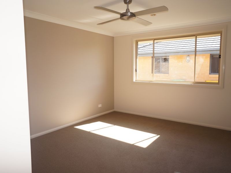 18 Rosier Place, Old Bar NSW 2430