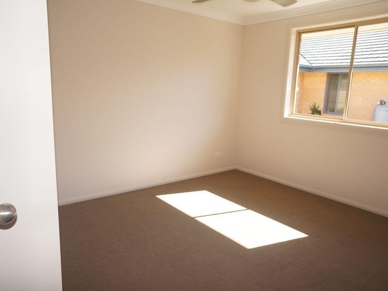 18 Rosier Place, Old Bar NSW 2430