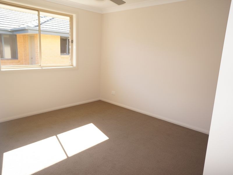18 Rosier Place, Old Bar NSW 2430