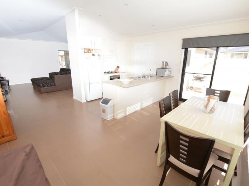16b Mistral Place, Old Bar NSW 2430