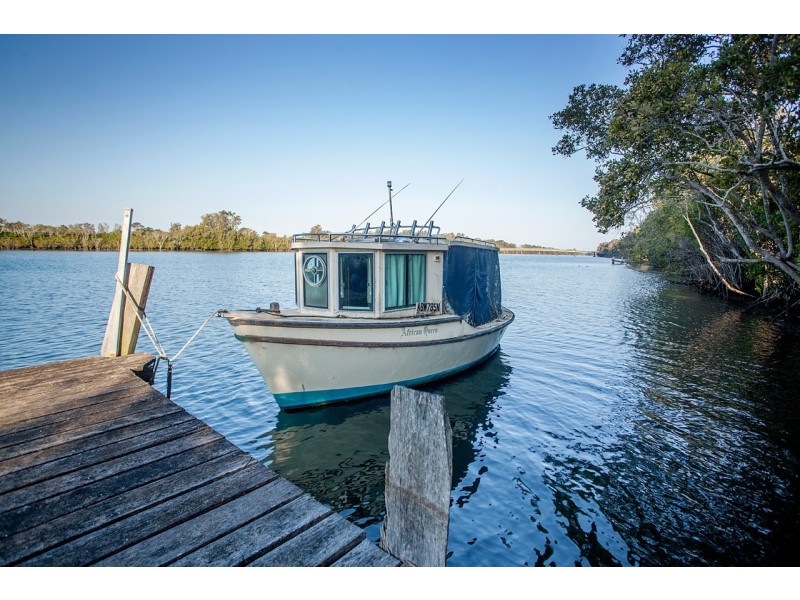 35 Narrung Place, Oxley Island NSW 2430