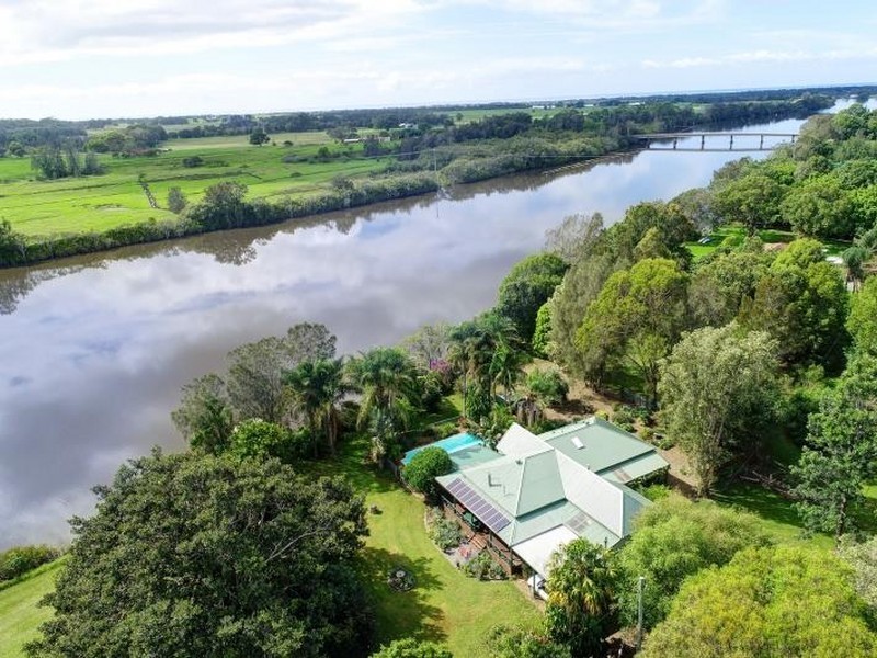 35 Narrung Place, Oxley Island NSW 2430