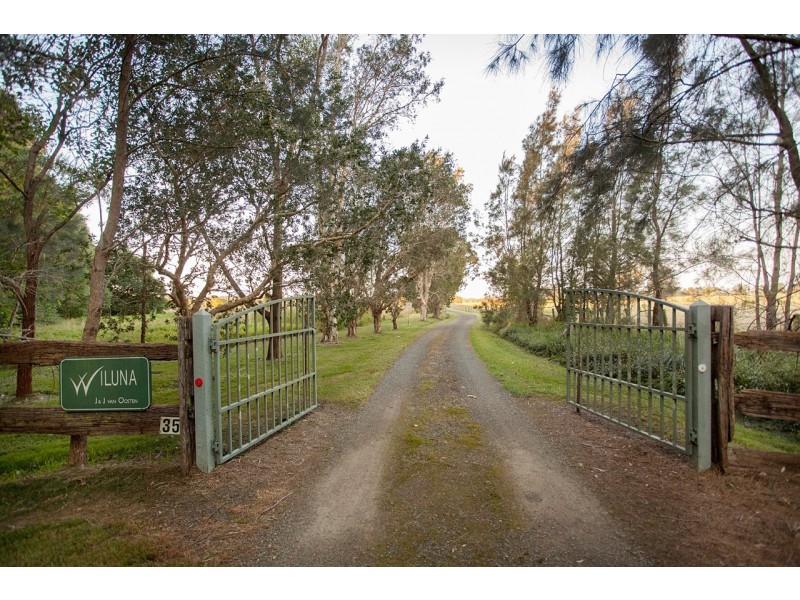 35 Narrung Place, Oxley Island NSW 2430