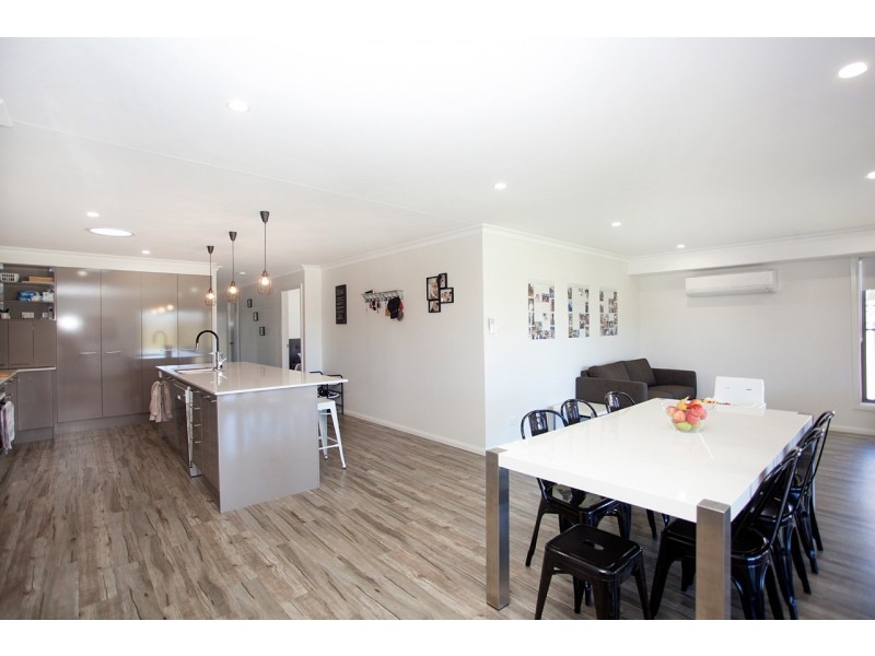 24 Shantull Drive, Wallabi Point NSW 2430