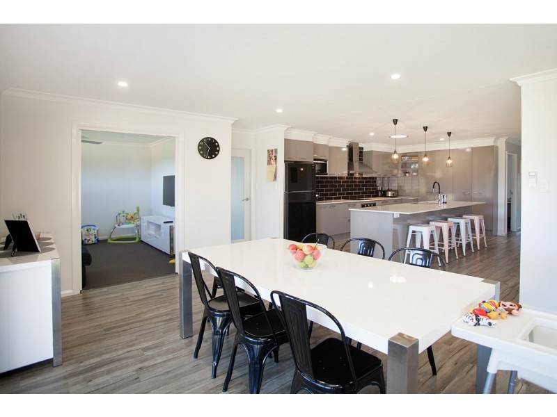 24 Shantull Drive, Wallabi Point NSW 2430