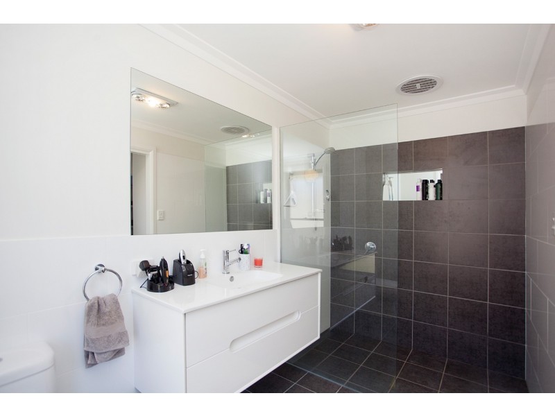 24 Shantull Drive, Wallabi Point NSW 2430