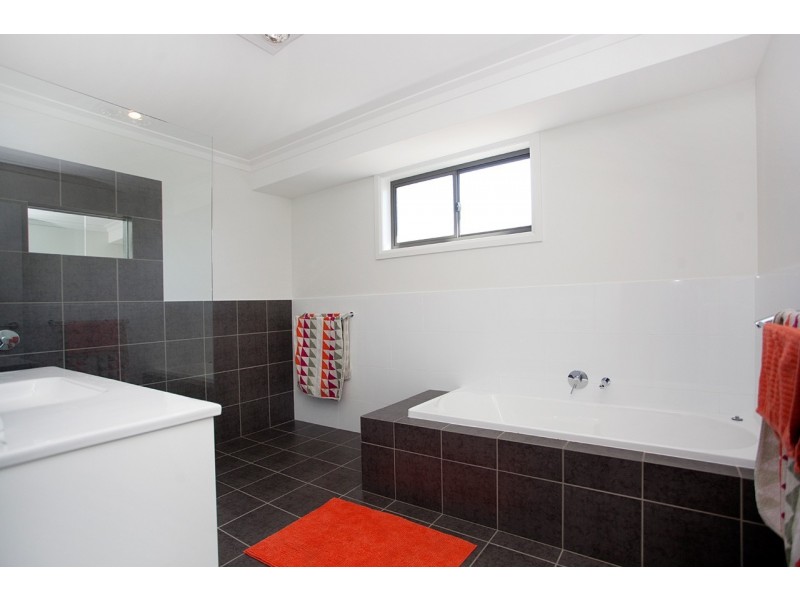 24 Shantull Drive, Wallabi Point NSW 2430