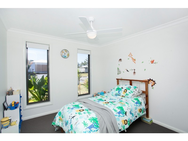 24 Shantull Drive, Wallabi Point NSW 2430