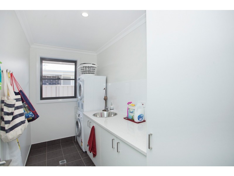24 Shantull Drive, Wallabi Point NSW 2430
