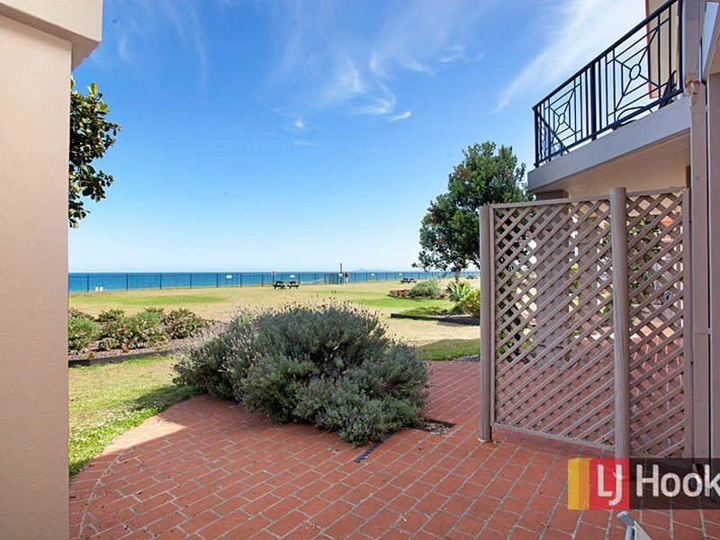 3/32 Lewis Street, Old Bar NSW 2430