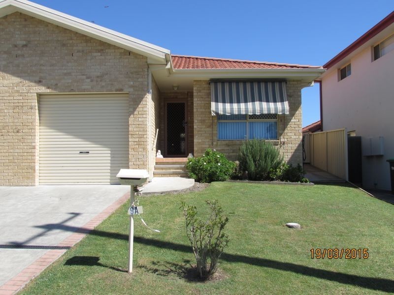 9A Medowie Road, Old Bar NSW 2430