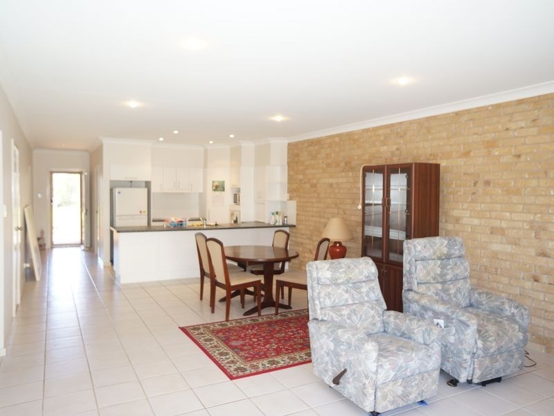 9A Medowie Road, Old Bar NSW 2430