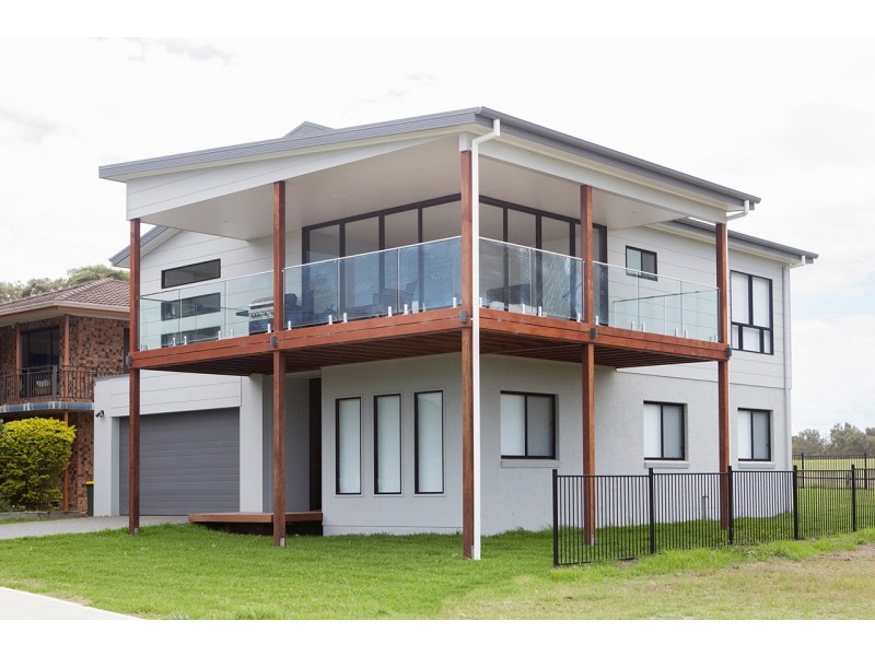 1 Old Bar Road, Old Bar NSW 2430