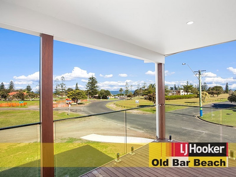 1 Old Bar Road, Old Bar NSW 2430