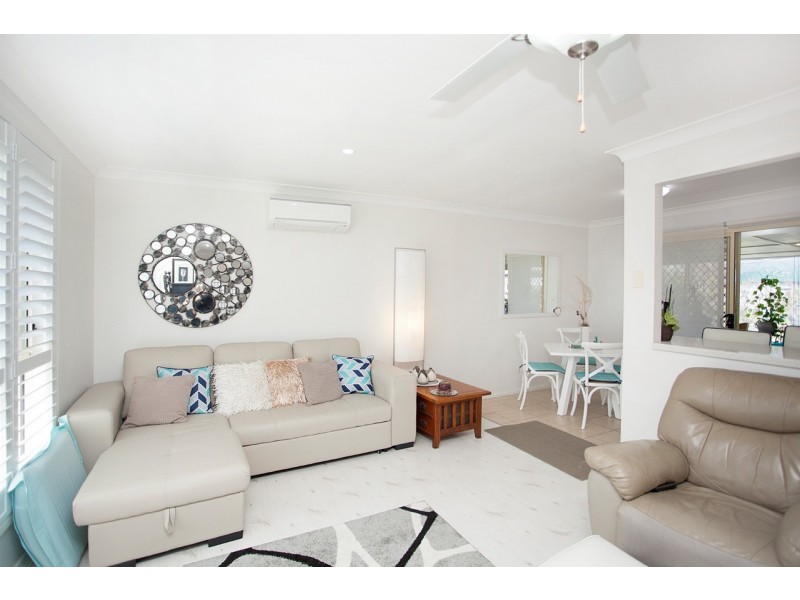 14 Albatross Way, Old Bar NSW 2430