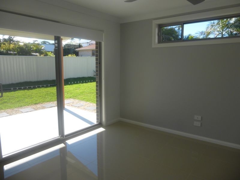 17 Shantull Drive, Wallabi Point NSW 2430