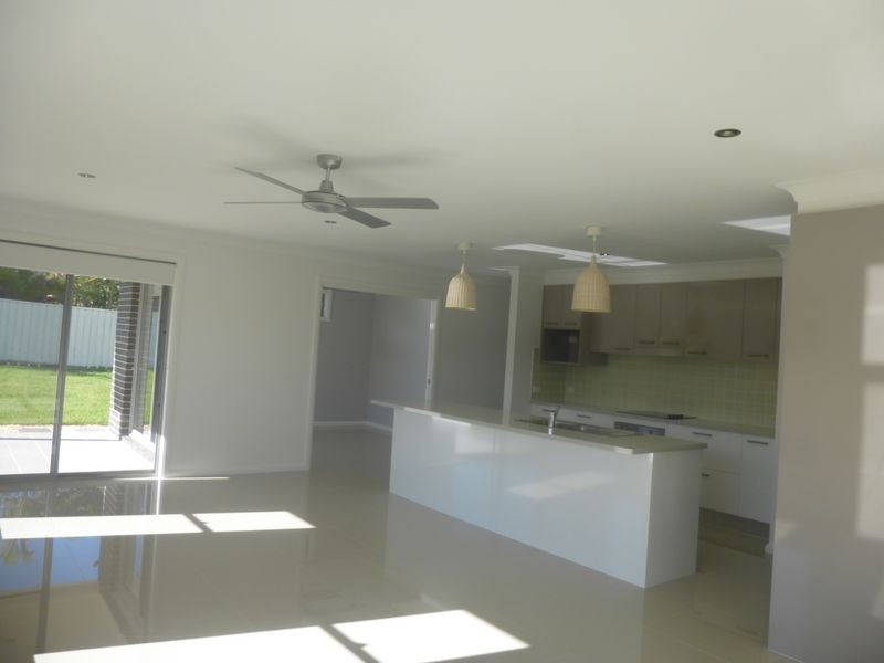 17 Shantull Drive, Wallabi Point NSW 2430