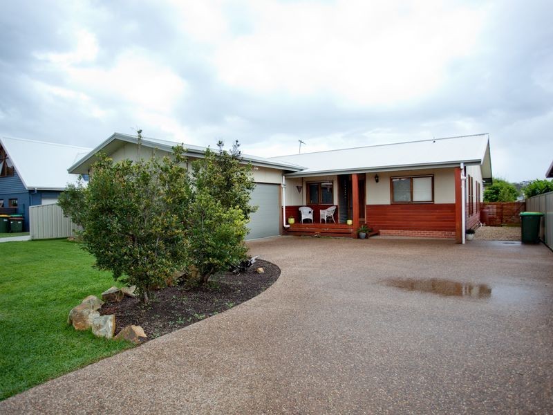 3 Flagtail Avenue, Old Bar NSW 2430