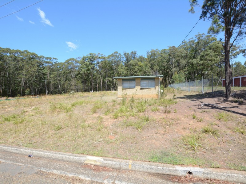 5 Peets Ave, Wallabi Point NSW 2430
