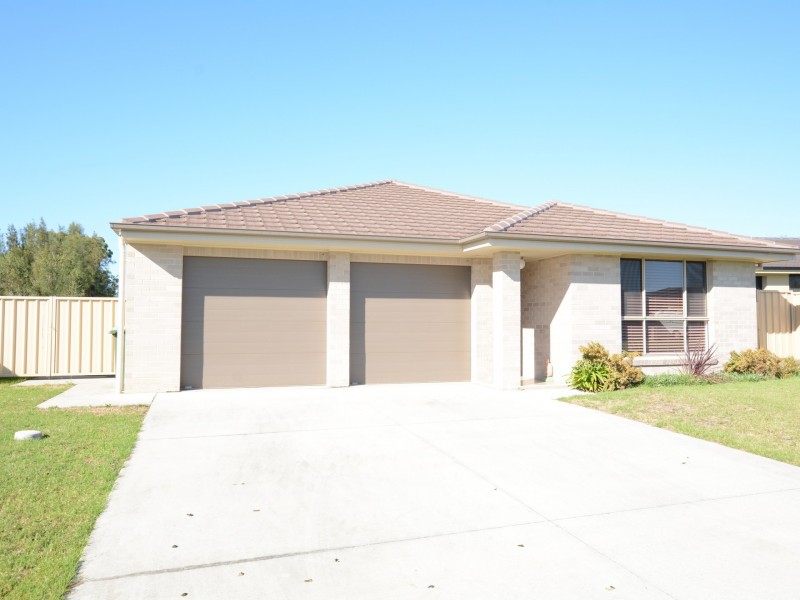 17 Yellowfin Avenue, Old Bar NSW 2430