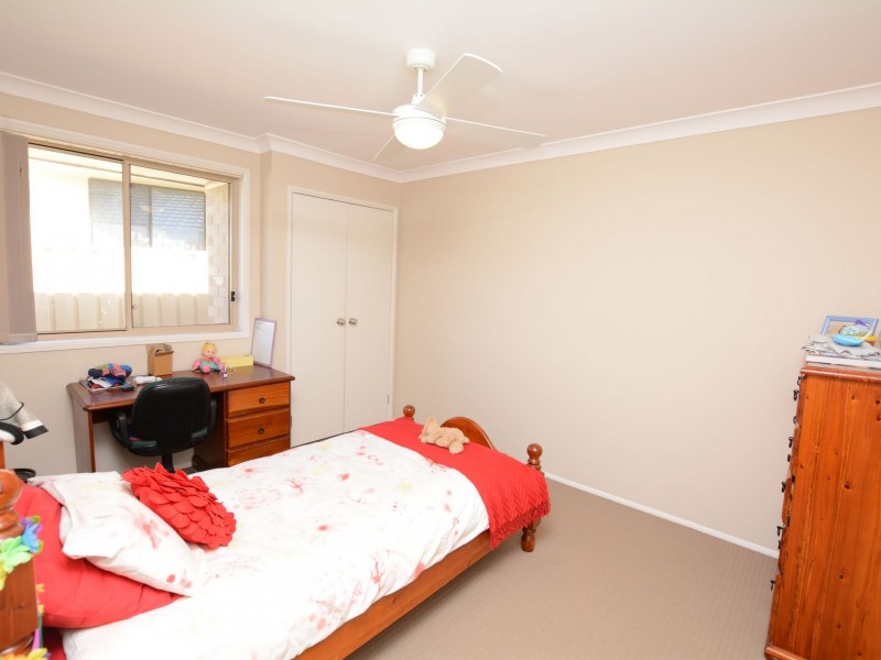 17 Yellowfin Avenue, Old Bar NSW 2430