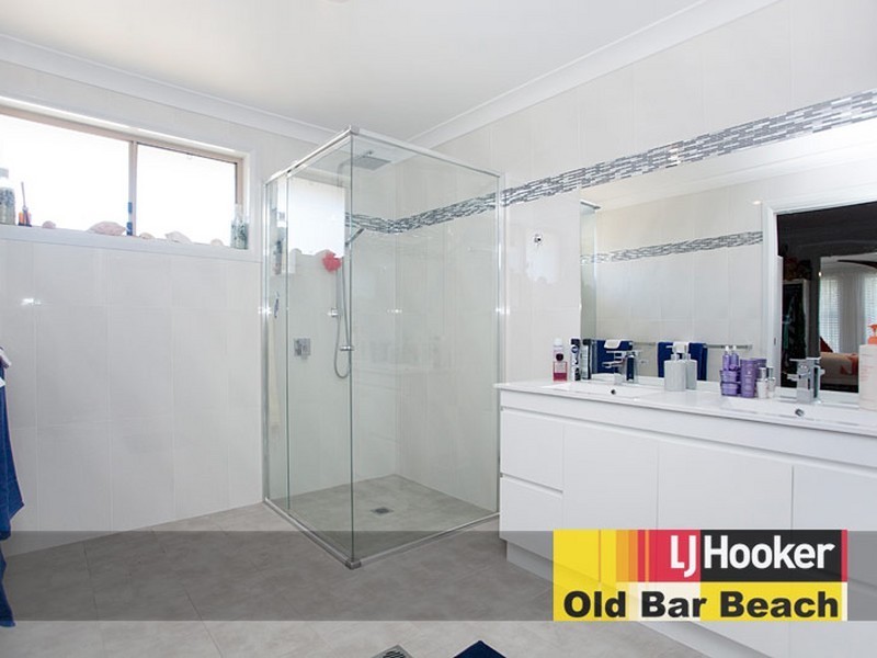 4 George Street, Old Bar NSW 2430
