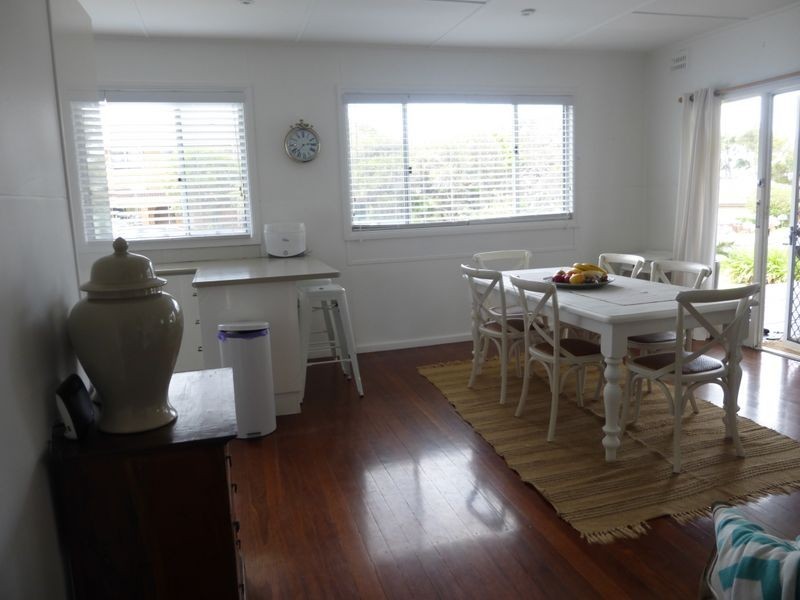 10 Tirriki Street, Old Bar NSW 2430