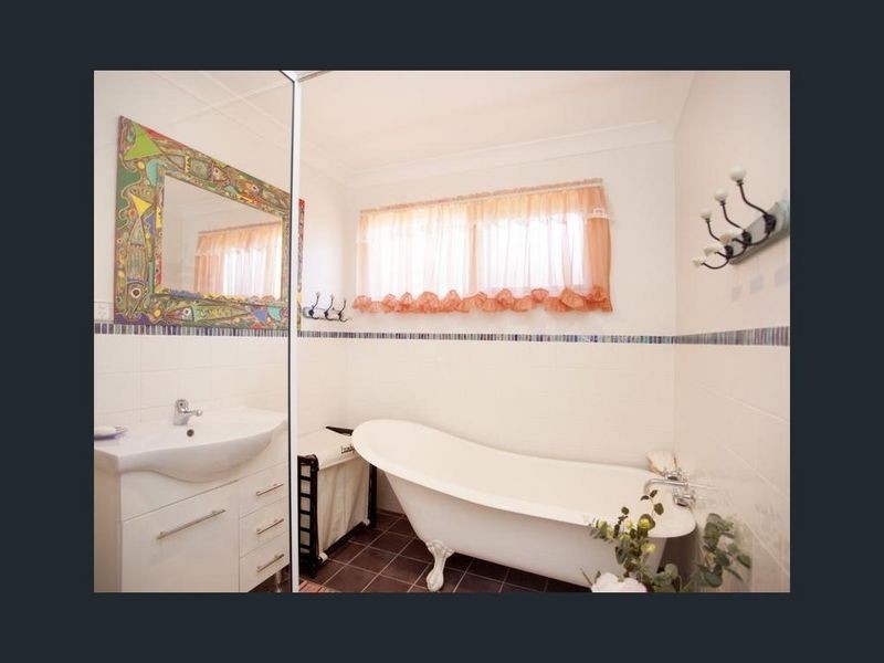 2/9 Clerke Street, Old Bar NSW 2430