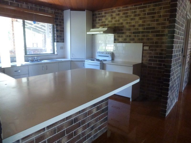 16 Kolinda Drive, Old Bar NSW 2430