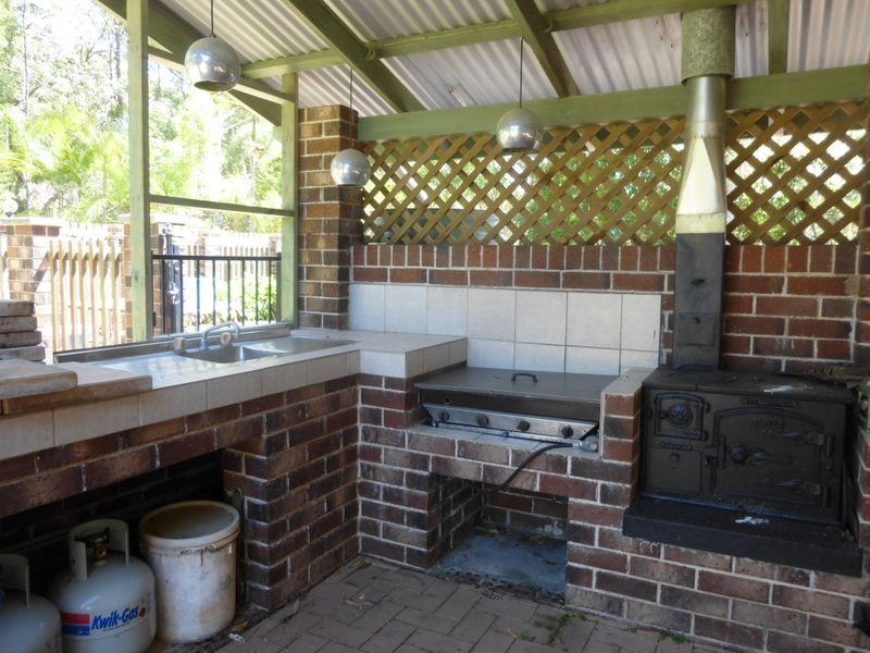 16 Kolinda Drive, Old Bar NSW 2430