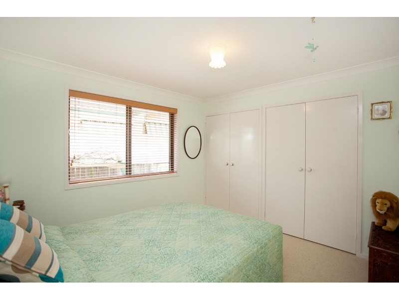 6 Silky Ash Close, Old Bar NSW 2430
